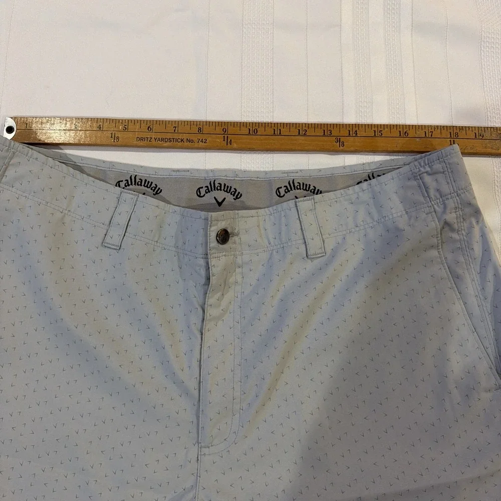 Callaway Golf Shorts Size 36 Gray w/Callaway Logo